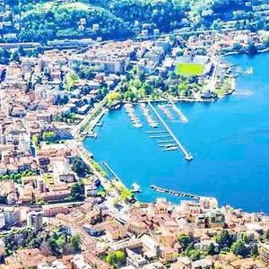 Elegant Apartment- 8 Mins Walk To Center - Free Parking Appartamento